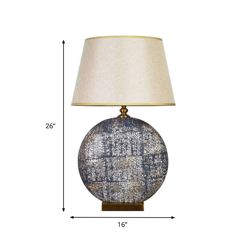 Stof beige tafel licht taps toelopend 1 kop woonkamer nachtkastje lamp met verontruste ronde basis