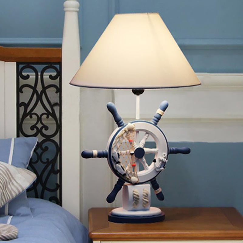 Luz de mesa de noche con forma de timón de madera, lámpara de noche azul única de estilo mediterráneo con pantalla de tela cónica