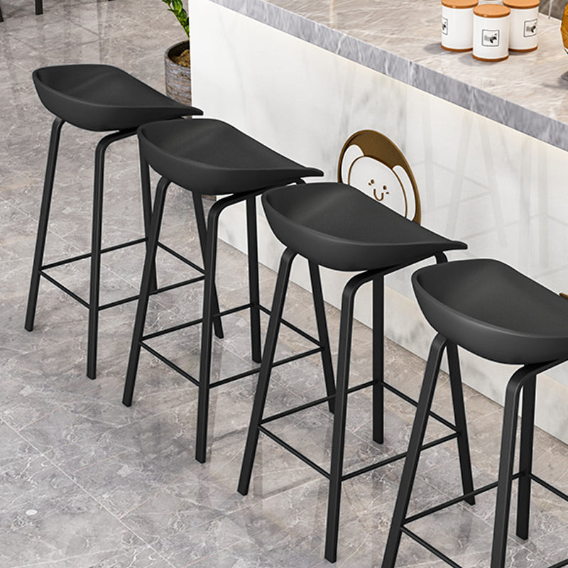 Indoor Contemporary Plastic Bucket Seat Bar Stool with Footrest
