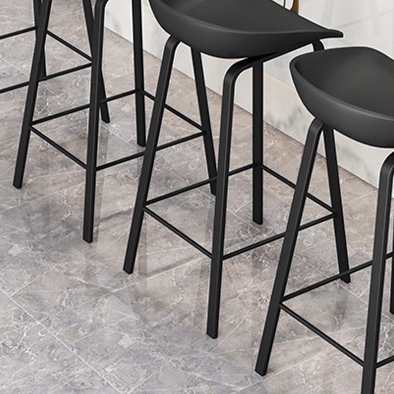 Indoor Contemporary Plastic Bucket Seat Bar Stool with Footrest