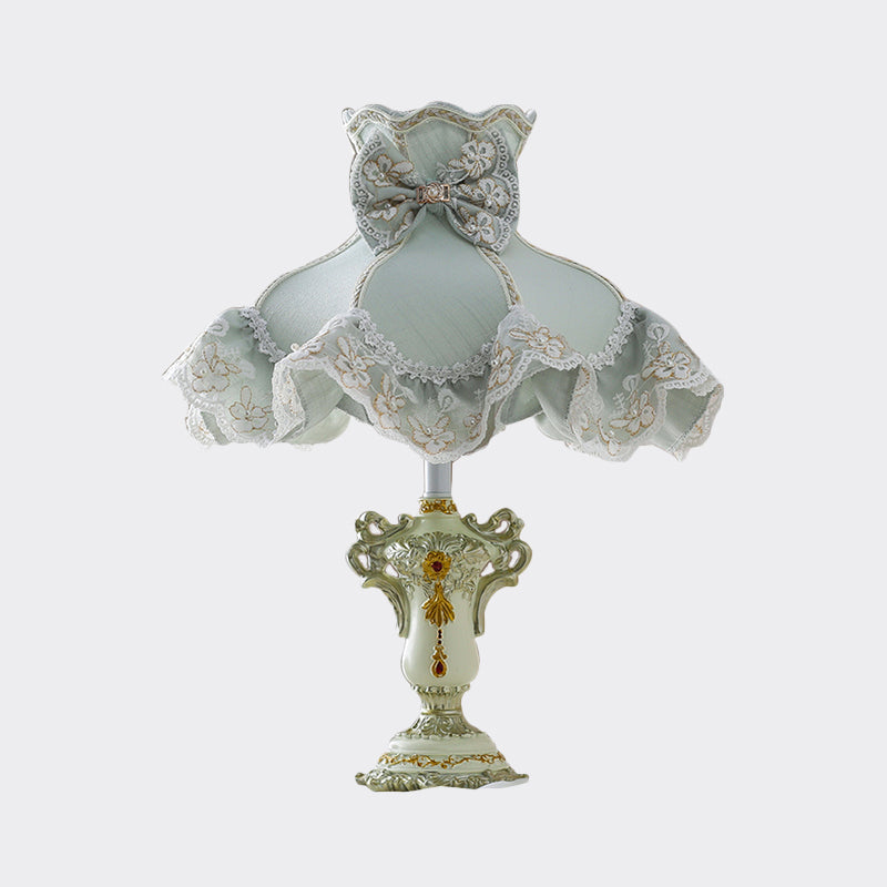Luce da tavolo notturno in tessuto arruffato stile pastorale 1-bulba luce blu per ragazze camera da letto