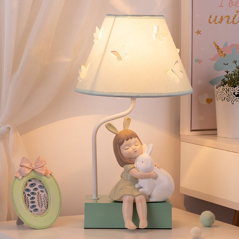 Lampada da comodino in tessuto per bambini a 1 luce con illuminazione notturna affusolata blu con decorazioni per conigli e ragazze