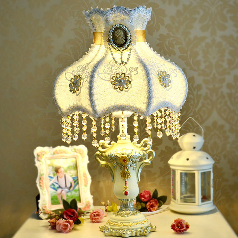 Aqua geschulpte nachtkastje Lamp European Court 1 Head Fabric Night Tafellicht met kralendecoratie