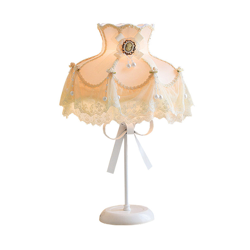 Wit kanten trim nachtkastje licht modern 1 lampstof nachttafelverlichting met boogontwerp