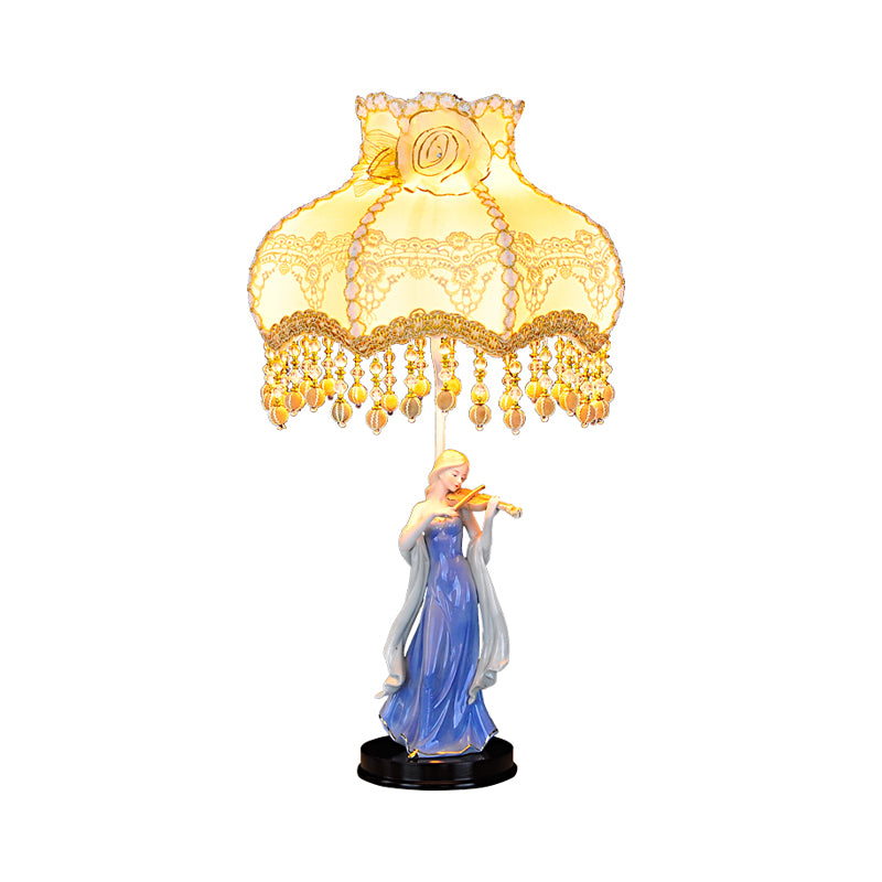 Illuminazione da tavolo con finiture in tessuto ondulato Lampada da notte vintage beige a 1 luce con design donna in ceramica
