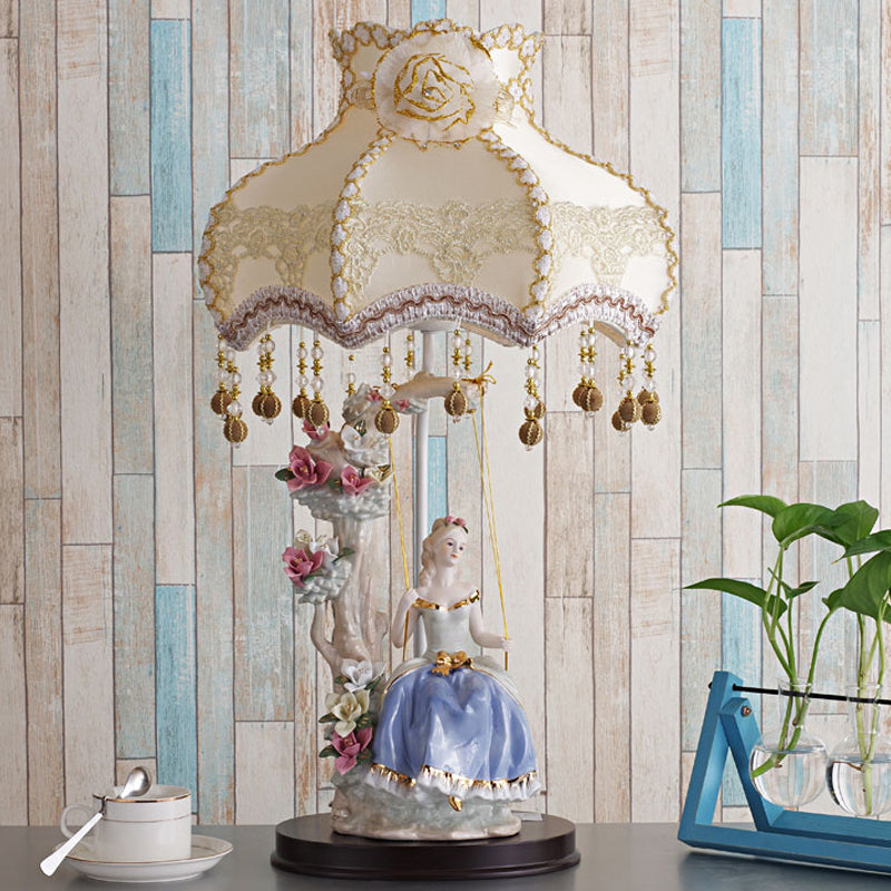 Lámpara de noche de nocturno pastoral romántico 1 Luz de mesa de dormitorio de bulbo en beige con diseño de figuras de cerámica