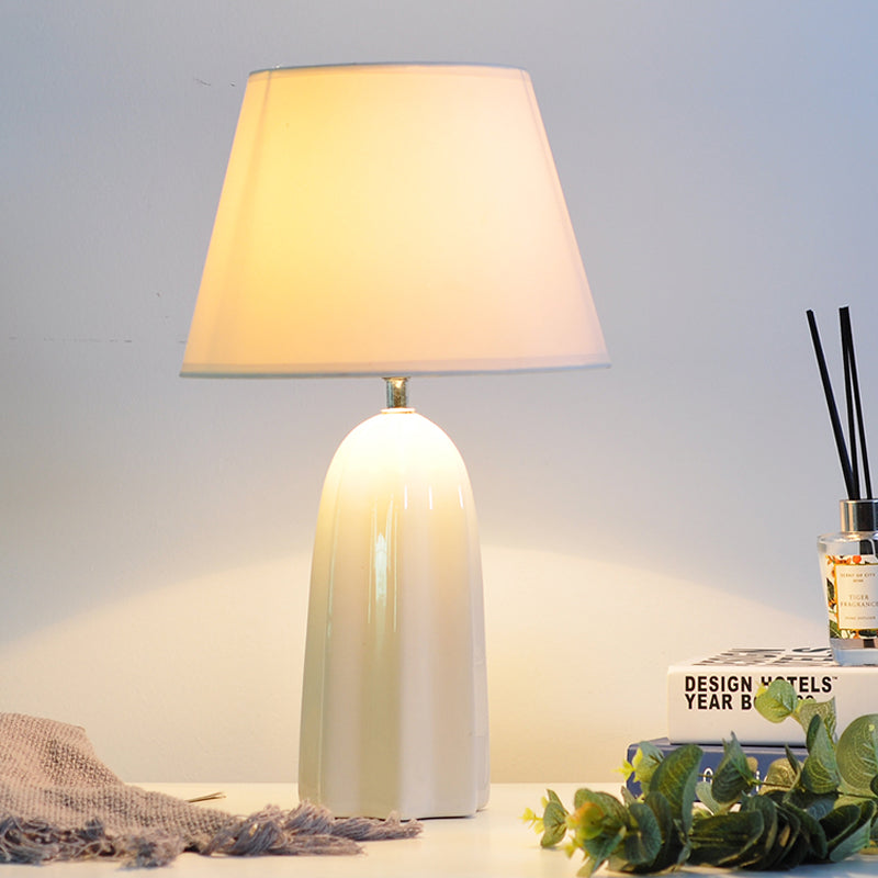 TABLEAU TABLE LETURE moderniste 1 bulbe lampe de nuit blanche / marron avec base de céramiques Prism