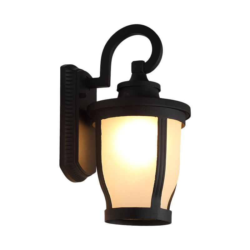 Luce a parete in metallo a braccio scorretto tradizionale 1 lampada da parete all'aperto leggera in nero con sfumatura in vetro smerigliata