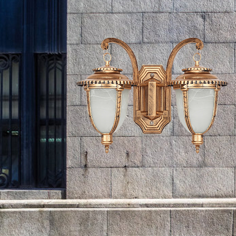 2 lichten wand gemonteerd lamp Classic Patio Sconce met urn matglasschaduw in zwart/brons, klein/groot