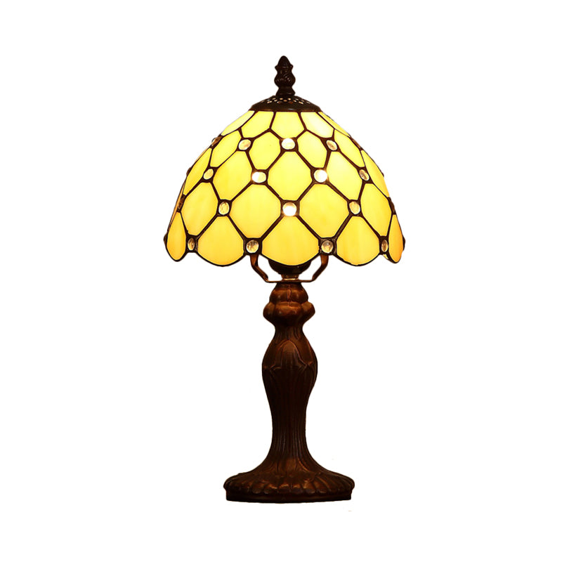 Lampada da comodino a lampadina singola Lampada da tavolo in vetro marrone chiaro con perline in stile Tiffany in marrone scuro per camera da letto