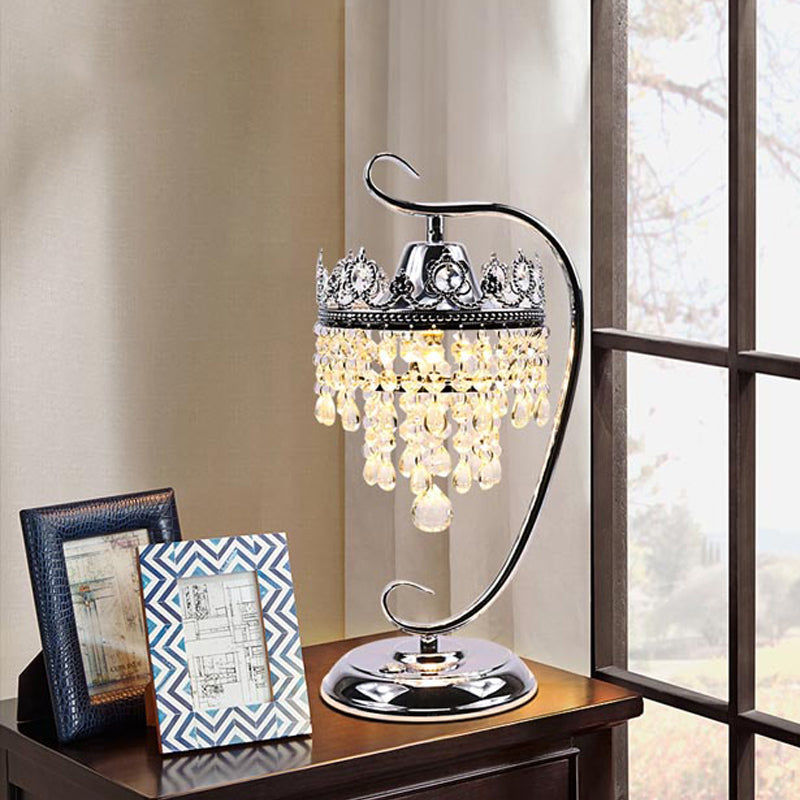 Lampada da comodino con scorrimento cromato Lampada da tavolo a LED da comodino in metallo retrò con drappo di cristallo