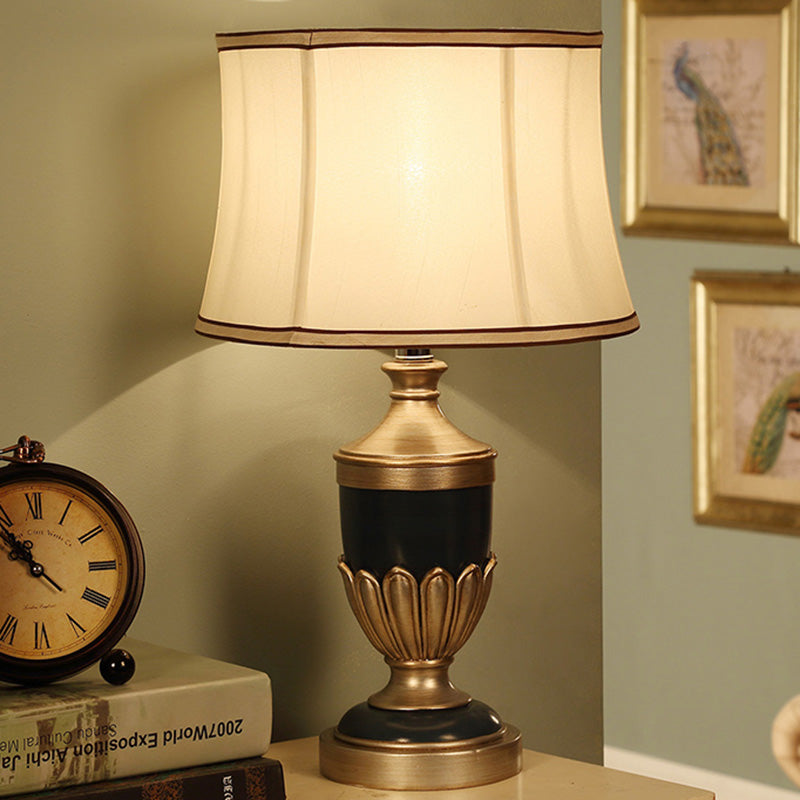 Vintage Drum Shaped Desk Lighting 1 Head Fabric Night Table Lamp with Black/Brown/Green Pot Base
