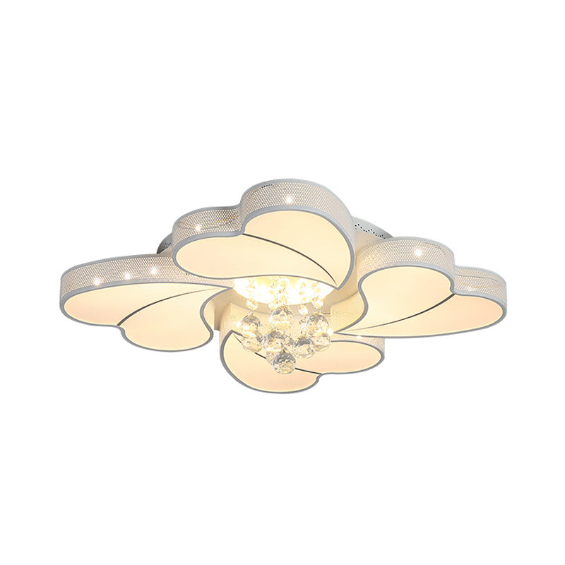 Acrilico Loving Heart Flush Light Simple Living Room LED Soffsh Flush in White con Crystal Orb