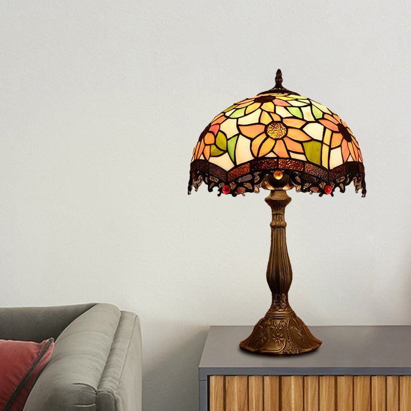 1-Light Scalloped Night Lamp Baroque Bronze Stained Art Glass Floral Patterned Nightstand Light for Bedroom