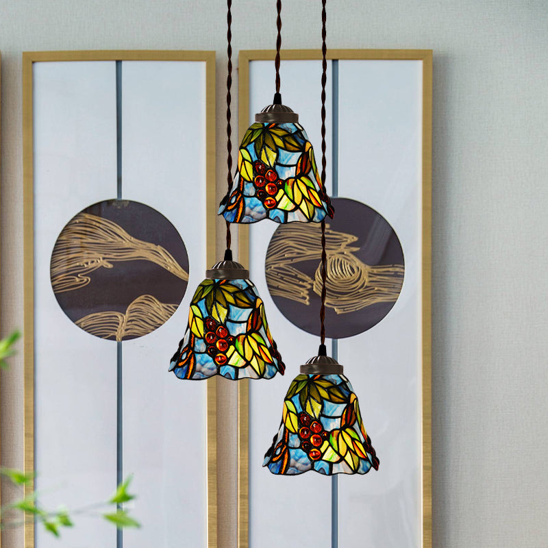 Rosa/hellblau und weiße Glocken-/Schüssel Drop Lampe Victorian 3 Köpfe Hand geschnittenes Glas Blumen-/Obst gemustertes Multi -Anhänger -Licht