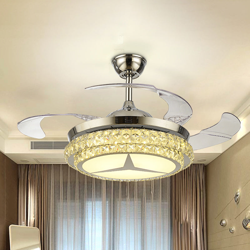 4-Blade runde Kristallspülendedecke Lüfter minimalistisch Wohnzimmer 42,5 "W LED Semi Flush Light in Silber