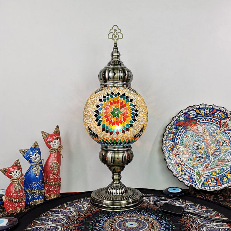 Handcrafted Art Glass Ball Desk Lamp Vintage 1 Head Living Room Nightstand Light in White/Beige/Yellow