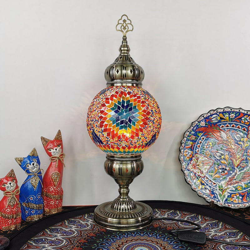 Handcrafted Art Glass Ball Desk Lamp Vintage 1 Head Living Room Nightstand Light in White/Beige/Yellow