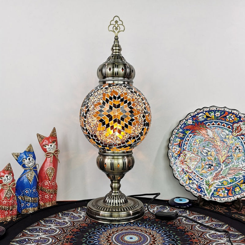 Handcrafted Art Glass Ball Desk Lamp Vintage 1 Head Living Room Nightstand Light in White/Beige/Yellow