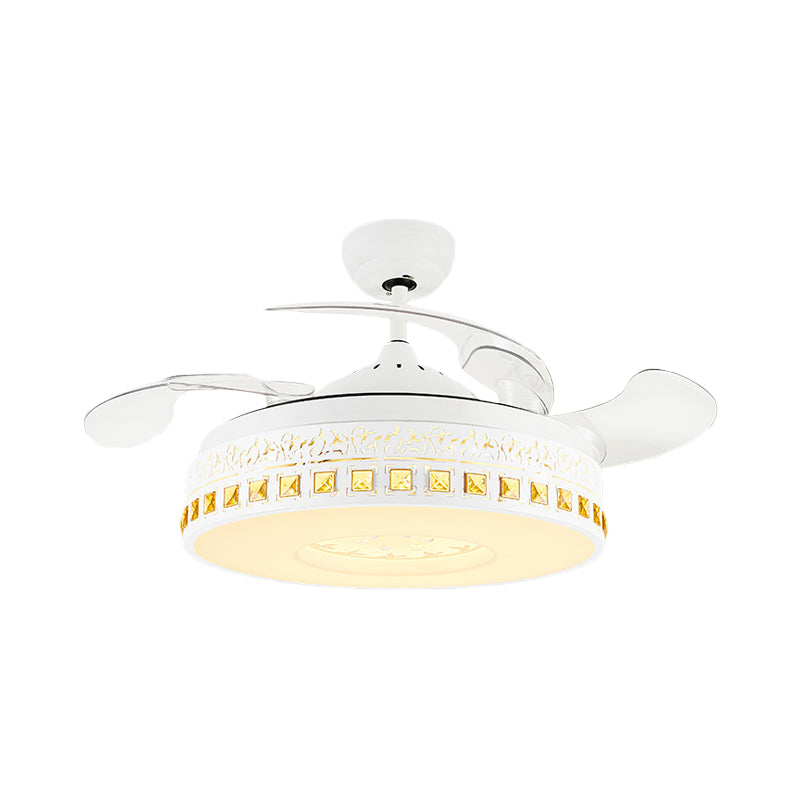 Éventail de ventilateur rond nordique 4-lames LED Metal Semi Flush Flush Mount plafond Aymorde avec garniture en cristal en blanc, 19,5 "de large