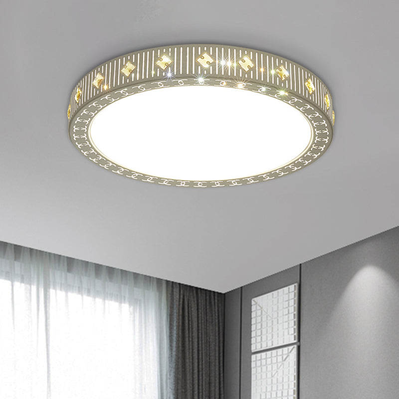 Round Ceiling Flush Mount Modernism Metallic LED Bedroom Flush Light Fixture in White