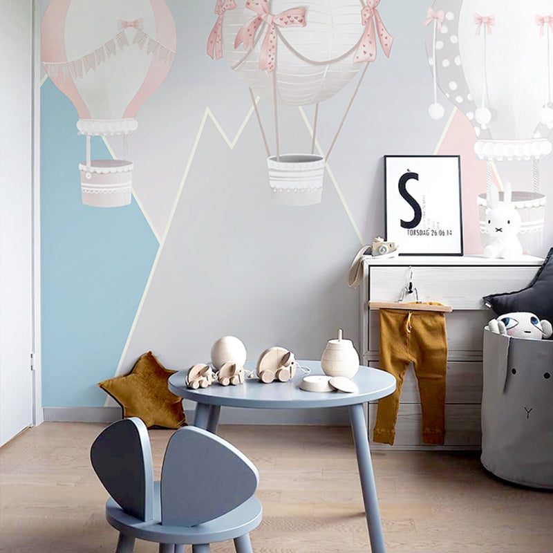 Whole Balloon Mural Wallpaper Scandinavian Fresh Triangle Wall Covering in Soft Color