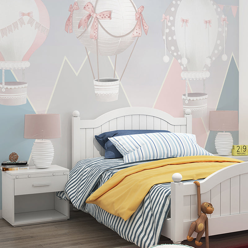Whole Balloon Mural Wallpaper Scandinavian Fresh Triangle Wall Covering in Soft Color