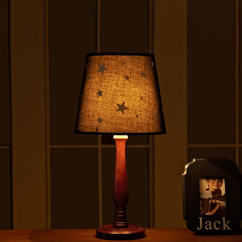 Bleu Barrel Shade Night Table Lampe avec un motif d'étoile Light de lecture en bois de tête unique moderne