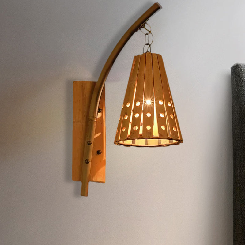 Bamboo conische schaduw Wandverlichting met uitgeholde ontwerp Lodge-stijl 1-kop houten wandlamp voor slaapkamer, links/rechts