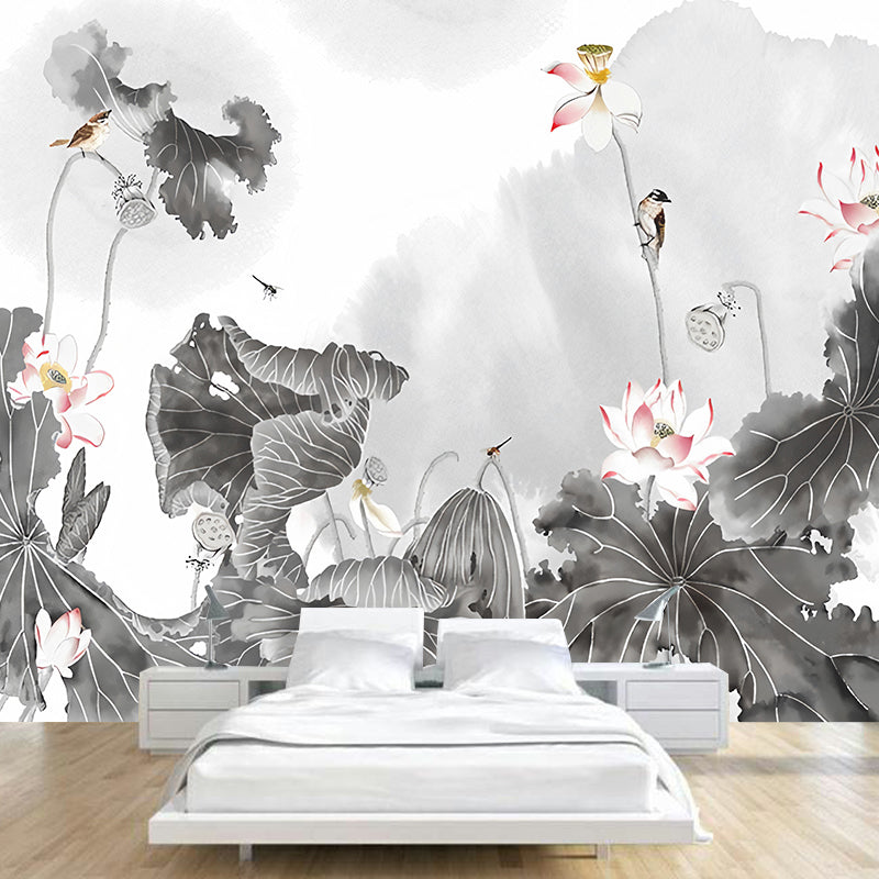 Fotomural vintage con ilustración gigante para habitación de invitados con acuarelas de loto en gris y rosa