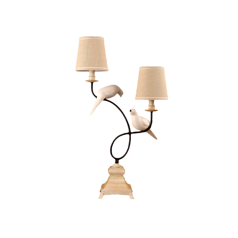 Stoff Barrel Schatten Tisch Licht moderne 2 Lampenlampen Leinwandlampe mit Tauben -Deco