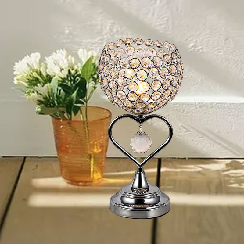 Lampada da notte con cupola cromata Lampada da tavolo modernista a 1 luce incrostata di cristallo con dettaglio di un cuore amorevole
