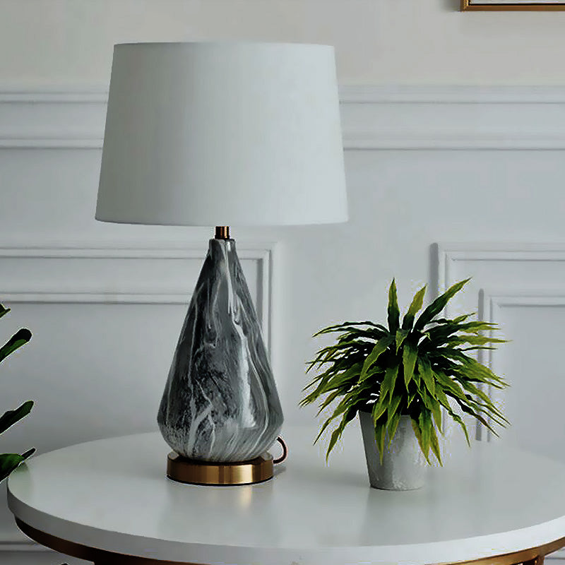 Trommelstof tafellamp Minimalistisch een enkele zitkamer nachtkastje licht met diamant keramische basis in zwart/wit