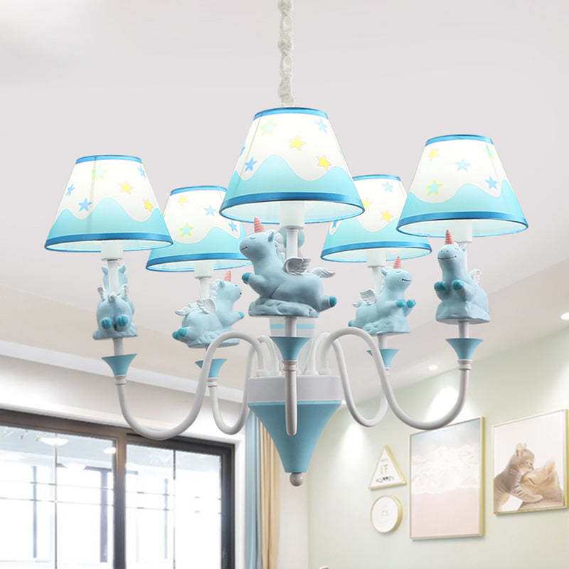 Conic tissu Shade plafond Carton de lustre 5 lumières Pink / Blue / Gol Finish Pendululum avec décor de licorne
