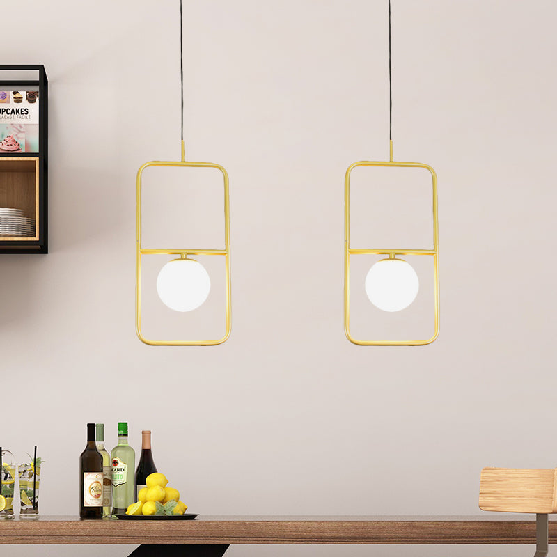 Luce a sospensione rettangolare oro Post-Modern 1 lampadina in metallo appeso con sfera di vetro di latte