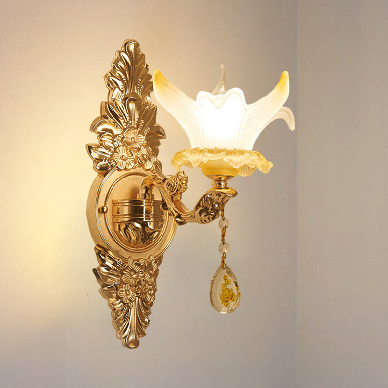 Gold Lily Shade Wall Mounted Lamp Traditional Ribbed Glass 1/2-Bulb Living Room Wall Light