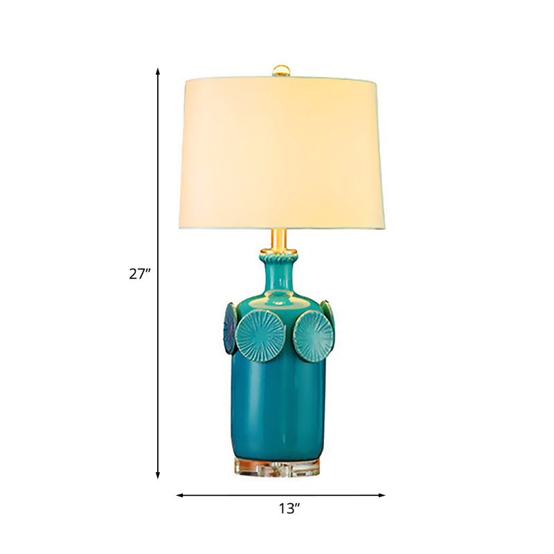 Lampada da comodino stile country a 1 luce, illuminazione da tavolo in ceramica in blu con paralume in tessuto tamburo