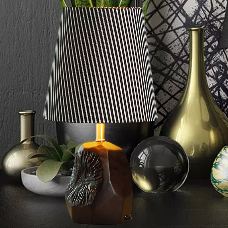 1 Light Ticking Stripe Fabric Tabring Lampe modern Noire Conical Kitchen Night Light avec base martelée