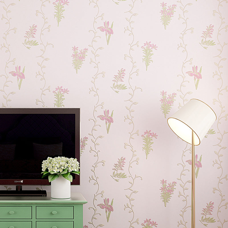 Rustic 54.2-sq ft Wall Decor Wildflower Moisture Resistant Wallpaper in Light Color