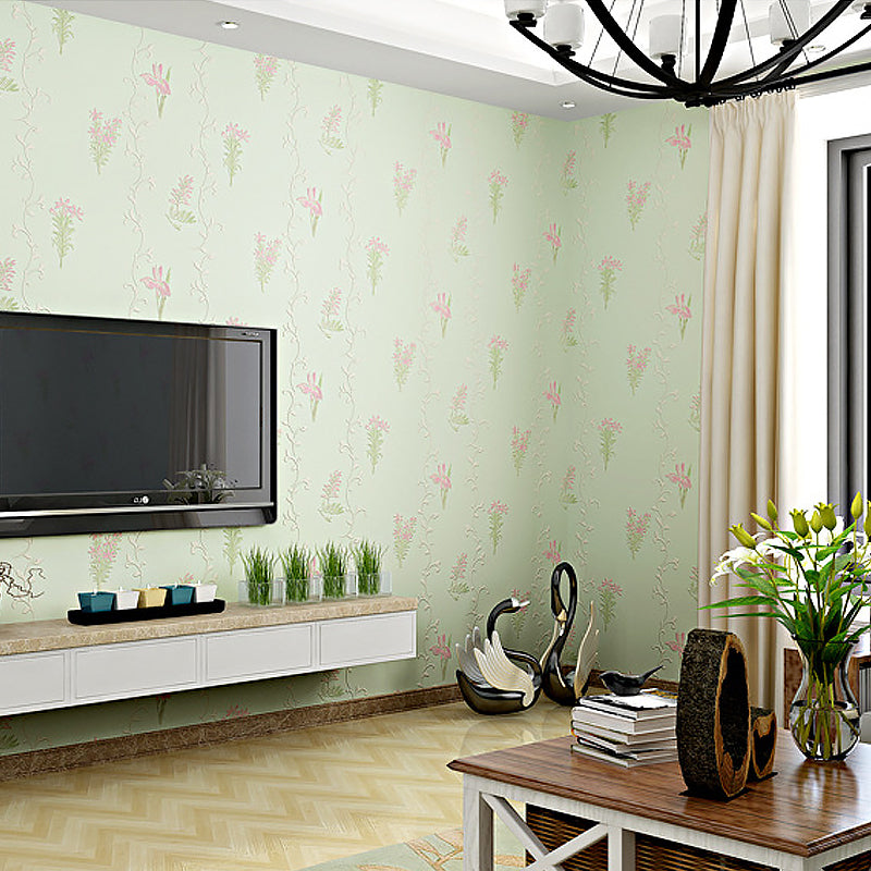 Rustic 54.2-sq ft Wall Decor Wildflower Moisture Resistant Wallpaper in Light Color