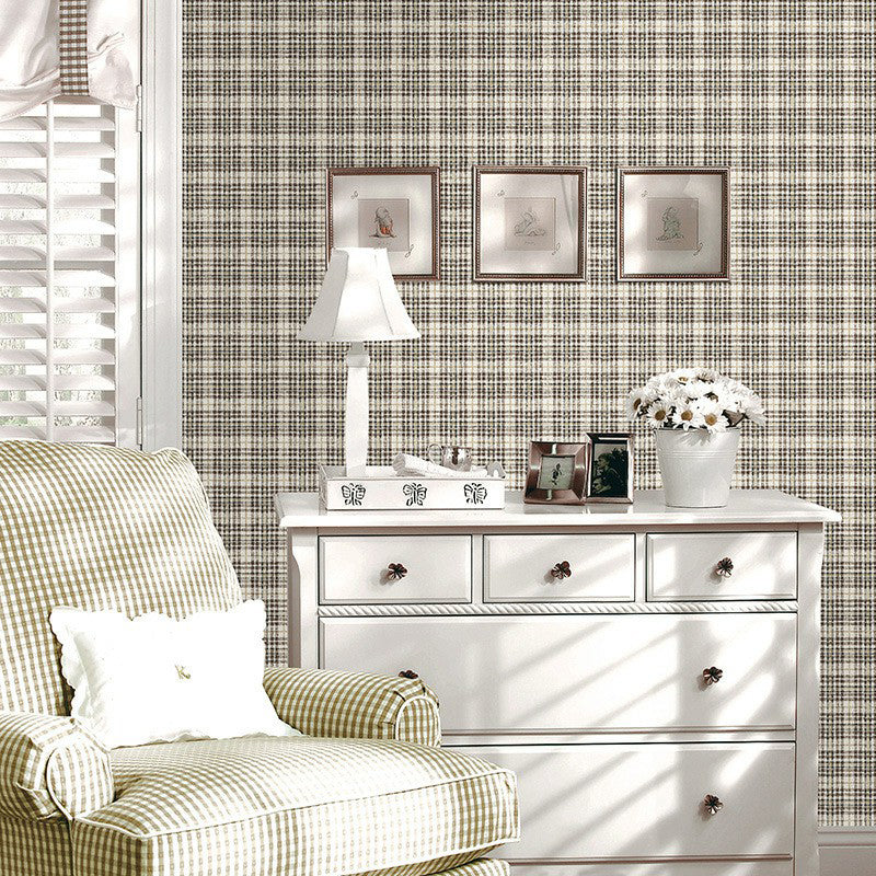 57.1-sq ft Checkered Wallpaper Roll Light Grey-Black Non-Woven Wall Art, Moisture Resistant