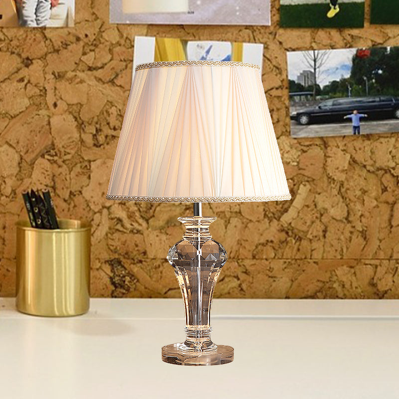 Gesammelter Stoff weiße Nachtlampe verjüngter Schatten Ein einfacher Tischbeleuchtung mit Vase Clear Crystal Base