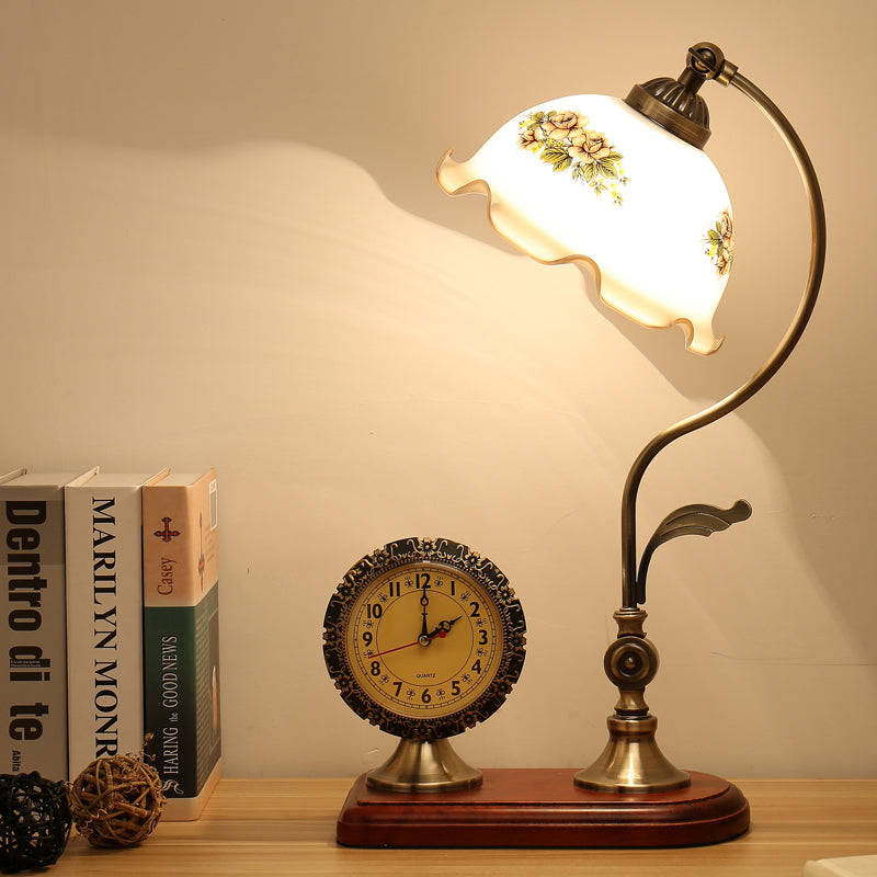 Lampe de table à floraux à cristal à facettes