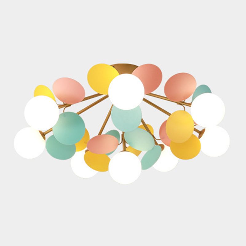 Petali eleganti Nordic Lampada del soffitto in vetro bianco camera da letto semifulò