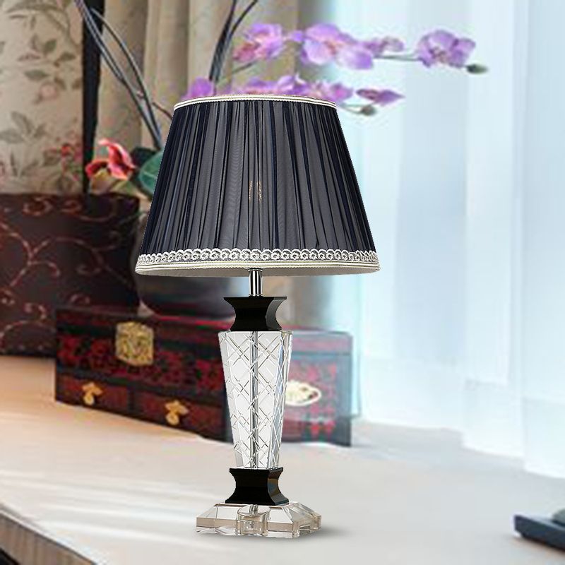 Lampe de table de chevet conique noire de style traditionnel, lampe de table de chambre à coucher à 1 lumière avec base en cristal