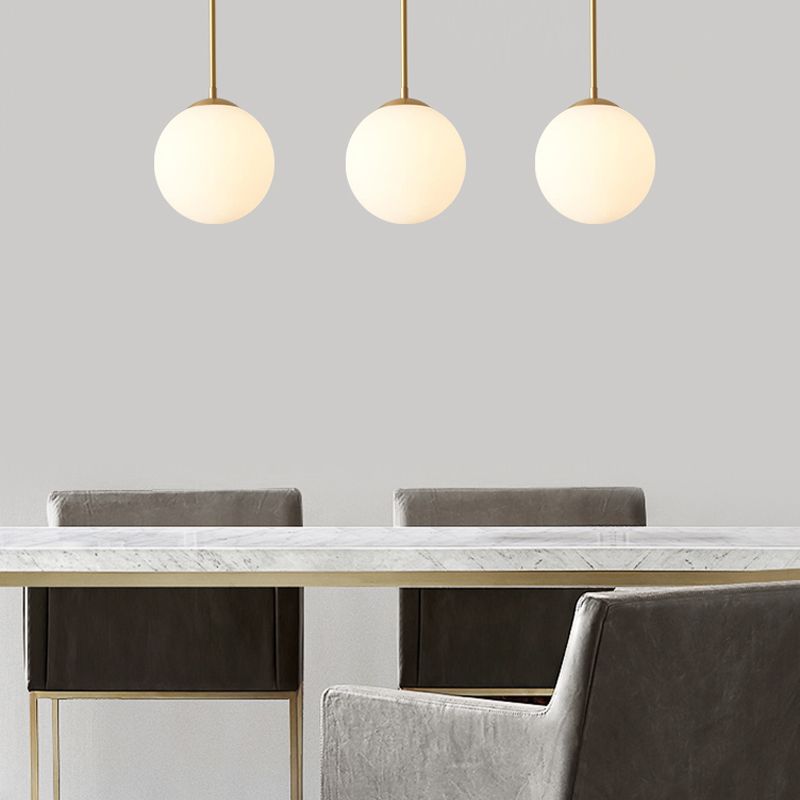 Salle de restauration sphérique lampe suspendue en verre blanc 1 bulbe de style simple léger en laiton