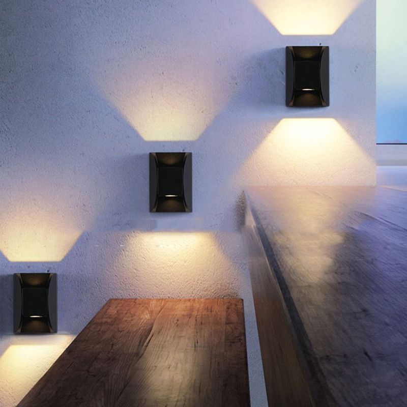 Geometric Shape Wall Lamp Modern Style Metal 2 Lights Wall Light in Black