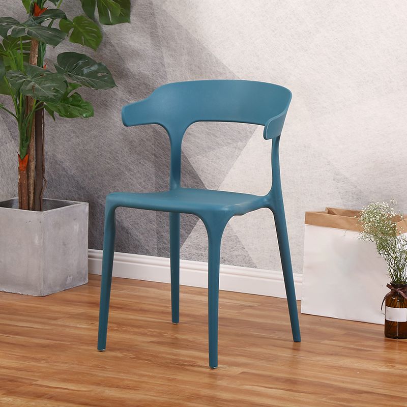 Silla de plástico moderna para interiores y exteriores, silla lateral de comedor apilable con respaldo abierto para el hogar con brazo