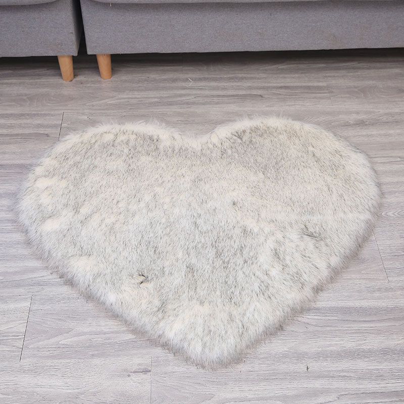 Tapis en peluche en forme de cœur tapis lavable de machine sans glissement convivial pour la maison