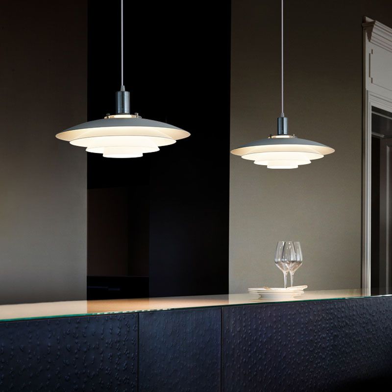 Salle d'éclairage de suspension en métal moderne à une lumière